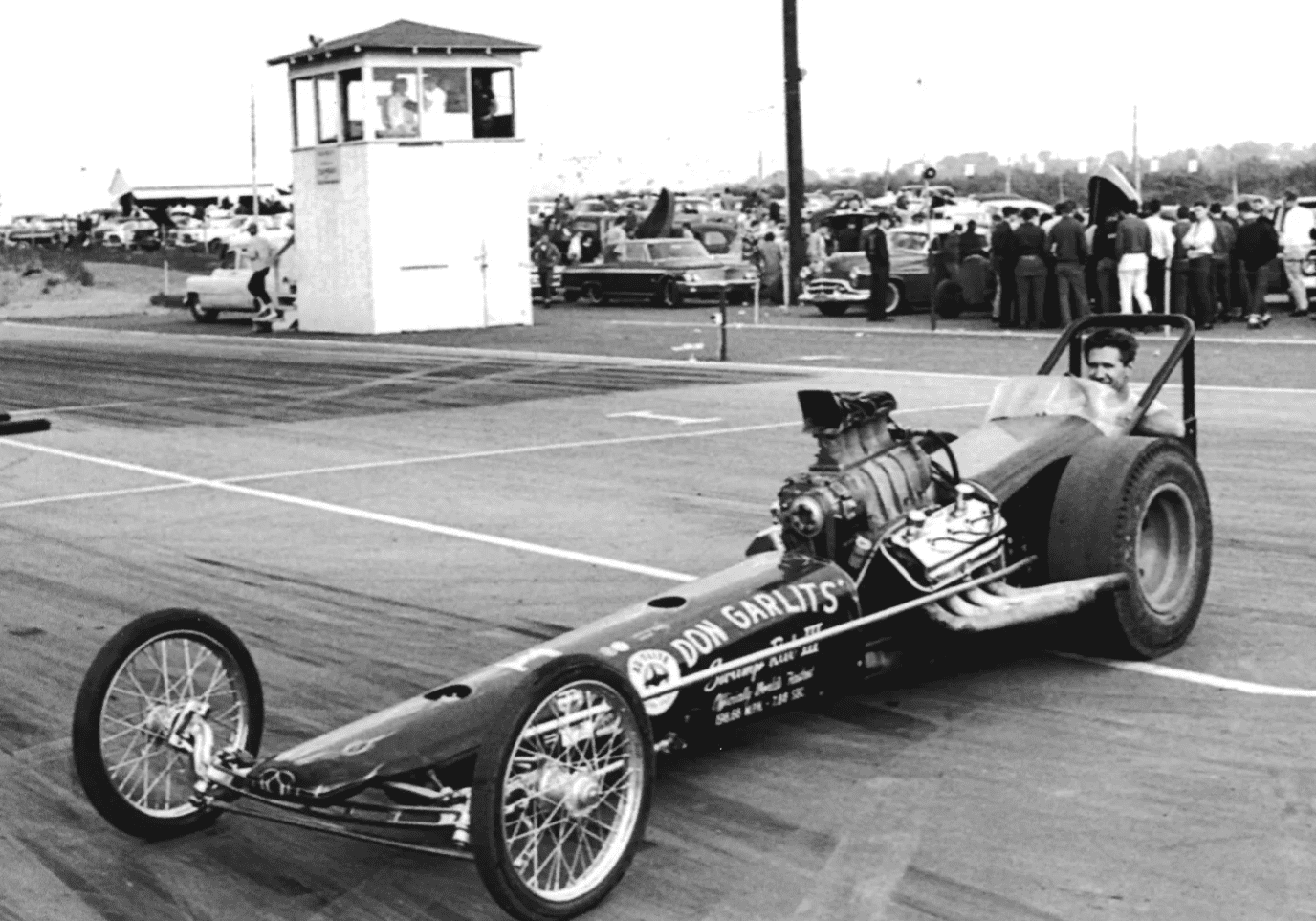 The first aircraft tubing car to come out of Garlits’ Automotive. Big Daddy built the frame for Swamp Rat III, and Connie Swingle began manufacturing them for customers for the whopping sum of $300.00 each. Swingle, who was from Bixby, Oklahoma, put the Swamp Rat III into the record books at Thompson, Ohio at 198.66 MPH and 7.88 seconds ET at Columbia, SC. Then on a fantastic run at Emporia, Virginia, the chute failed, and Swingle hit the pine trees at the end and destroyed the car, breaking several of his ribs in the process.
